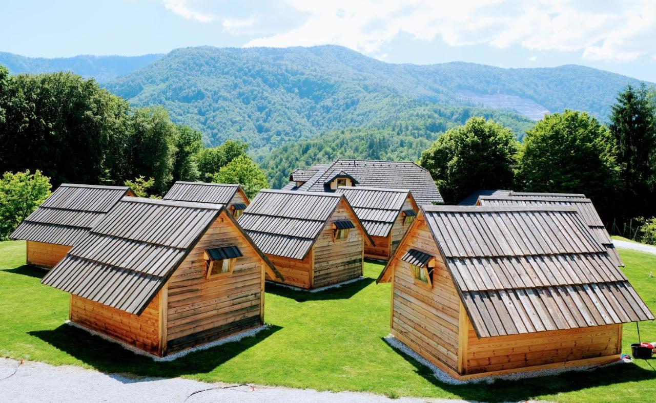 Small Wooden Houses And Apartments Zgornja Dobrava Radovljica Luaran gambar